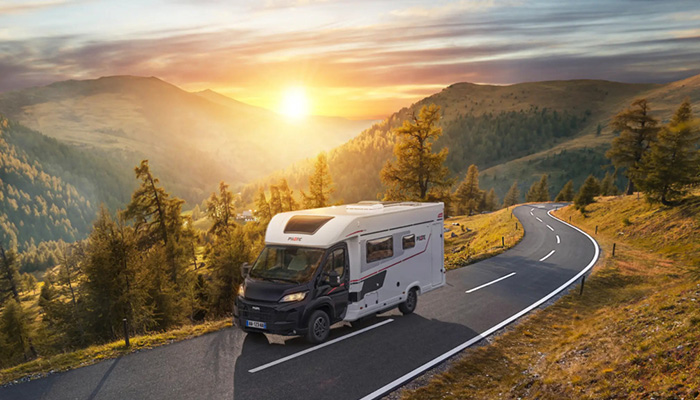 photo paysage avec camping-car Pilote
